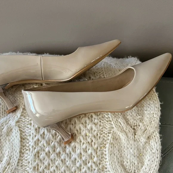 NIB $110 GIANNI BINI Rinna PATENT Pointed Toe KITTEN HEEL Nude PUMPS 9.5 - Picture 15 of 17
